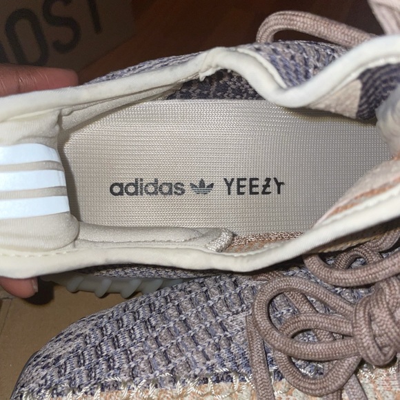 Yeezy 350 V2 Boost Ash Pearl - Picture 5 of 11